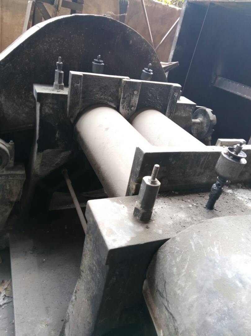 Rubber mixing mill 2